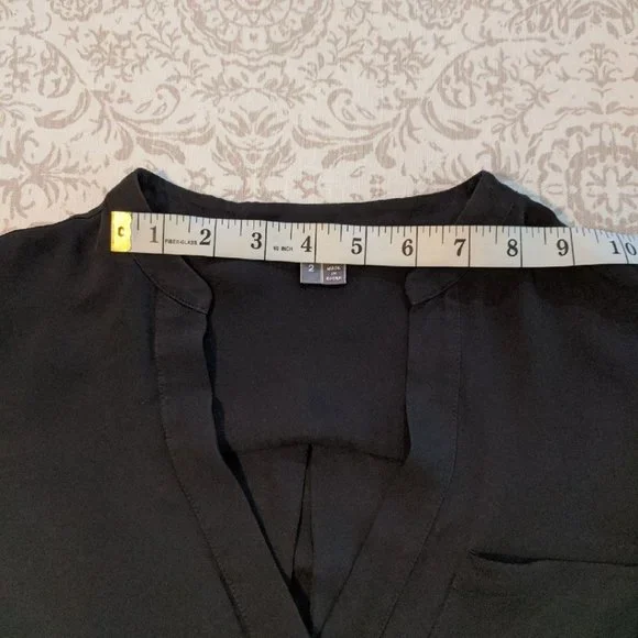 VINCE Black Rib Trim Half Placket Silk Popover Blouse Size 2 - Picture 10 of 13